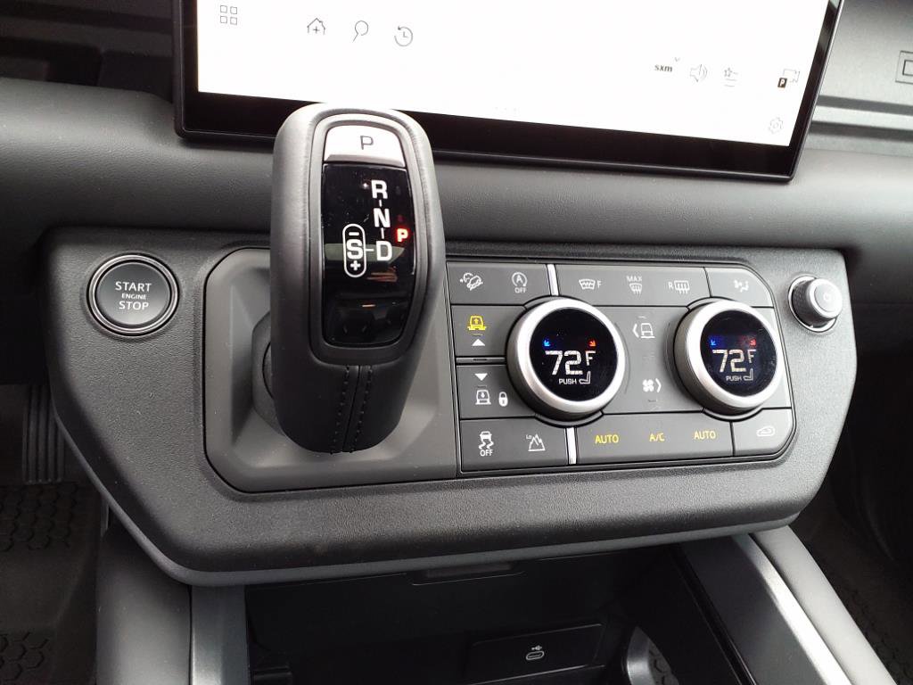 Used 2025 Land Rover Defender 110 S image 19