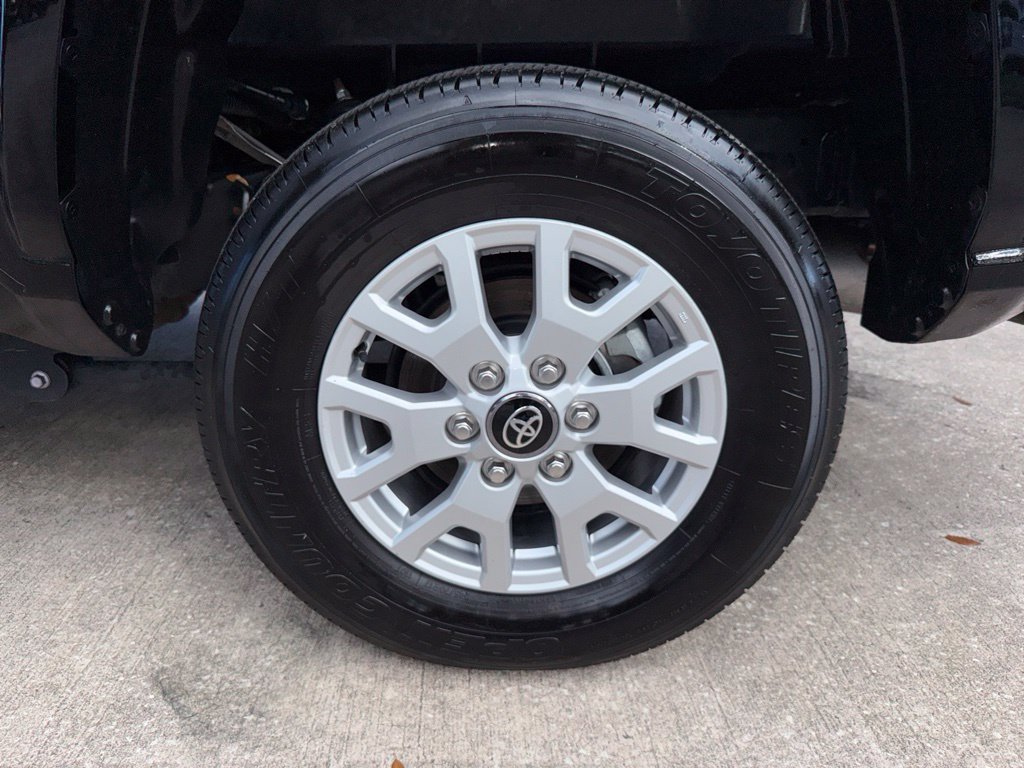 Used 2025 Toyota Tacoma SR5 RWD image 38