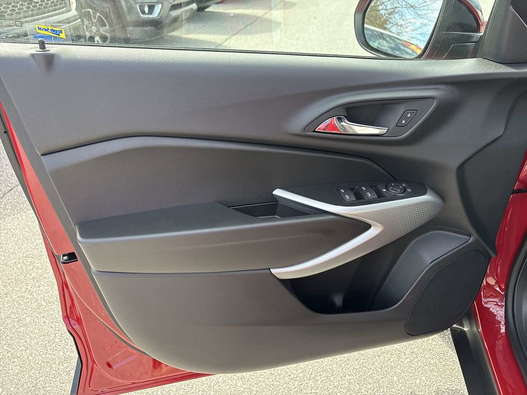 New 2026 Chevrolet Trax RS w/ Sunroof Package image 22