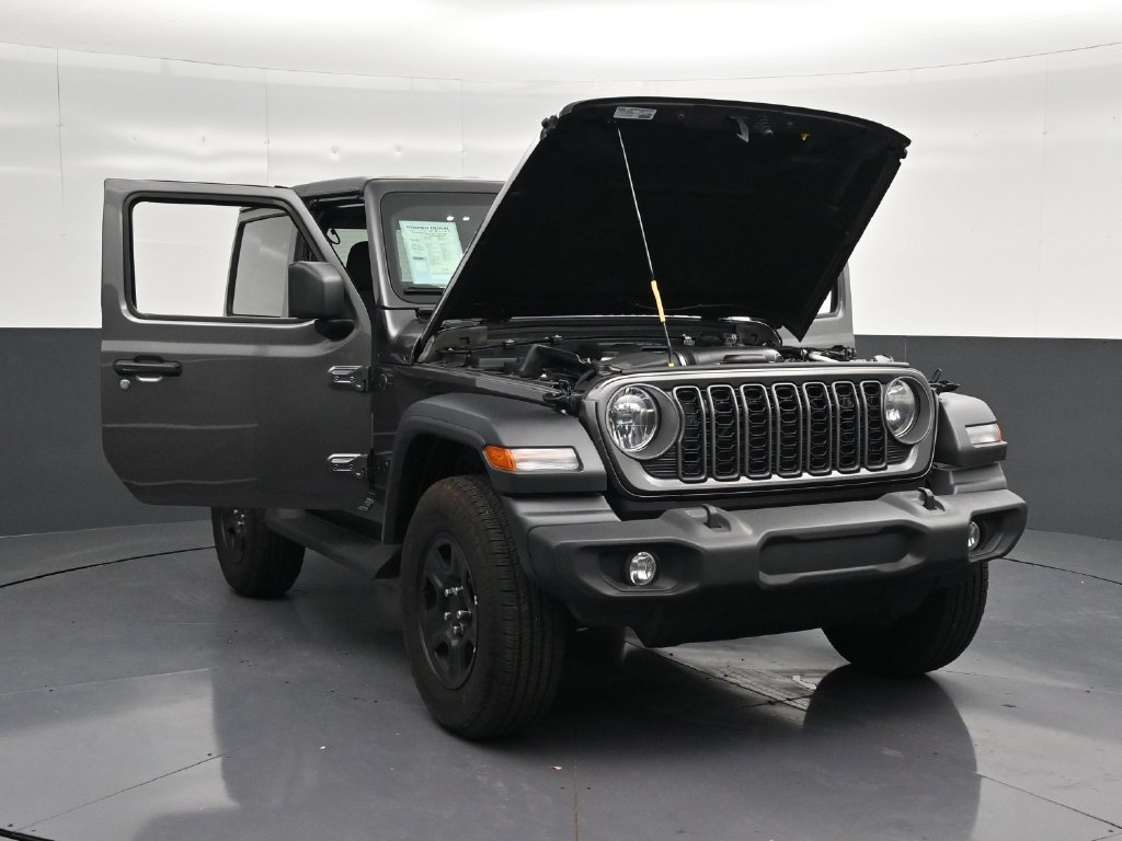 Used 2026 Jeep Wrangler Sport AWD/4WD image 25