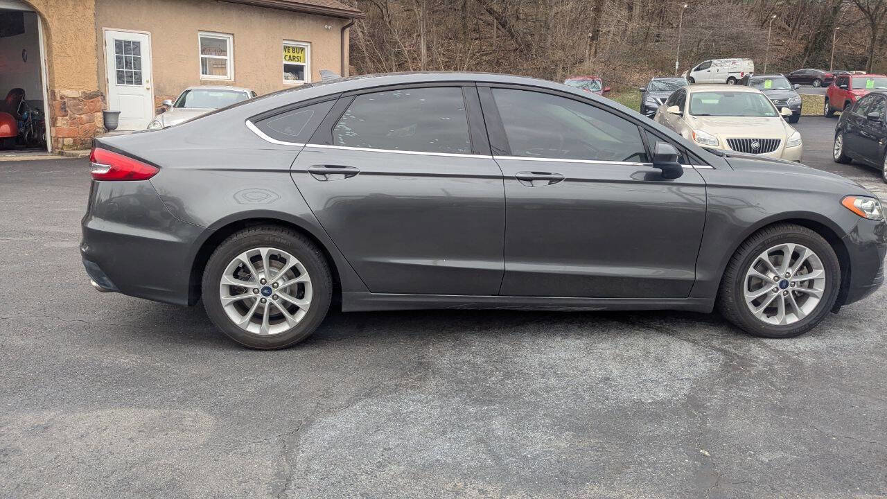 Used 2020 Ford Fusion SE image 8
