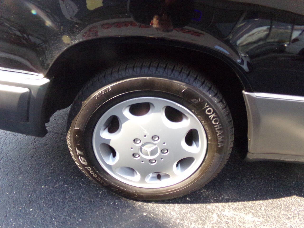 Used 1994 Mercedes-Benz E 320 Convertible image 52