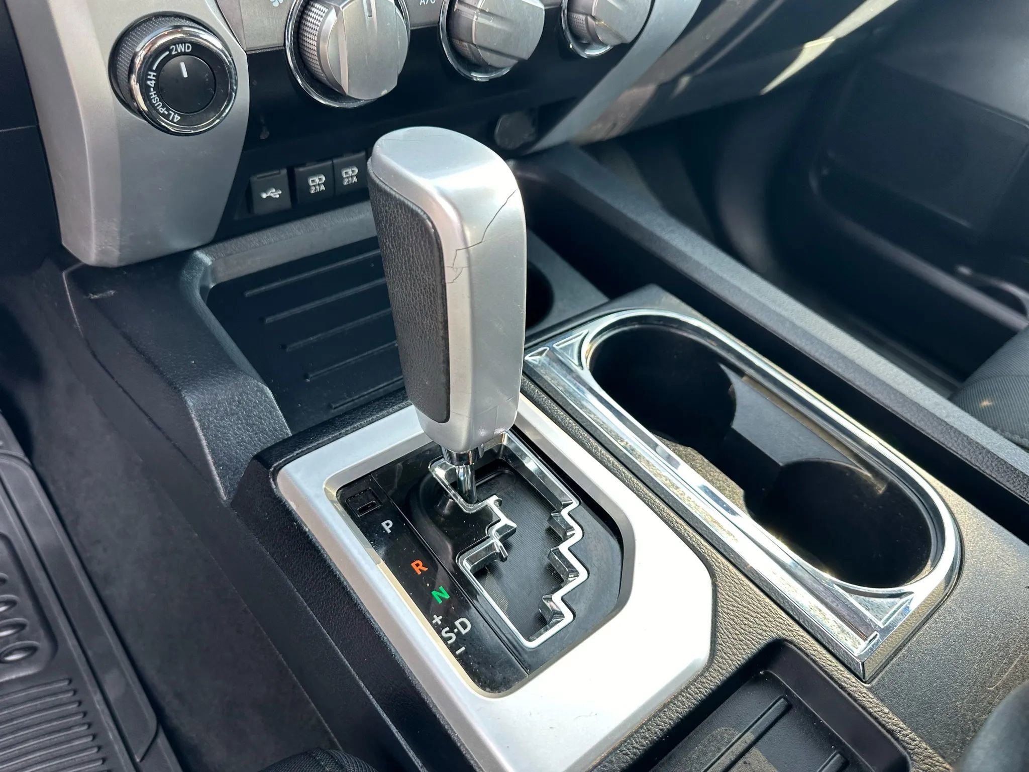 Used 2020 Toyota Tundra SR5 w/ SR5 Upgrade Package image 38