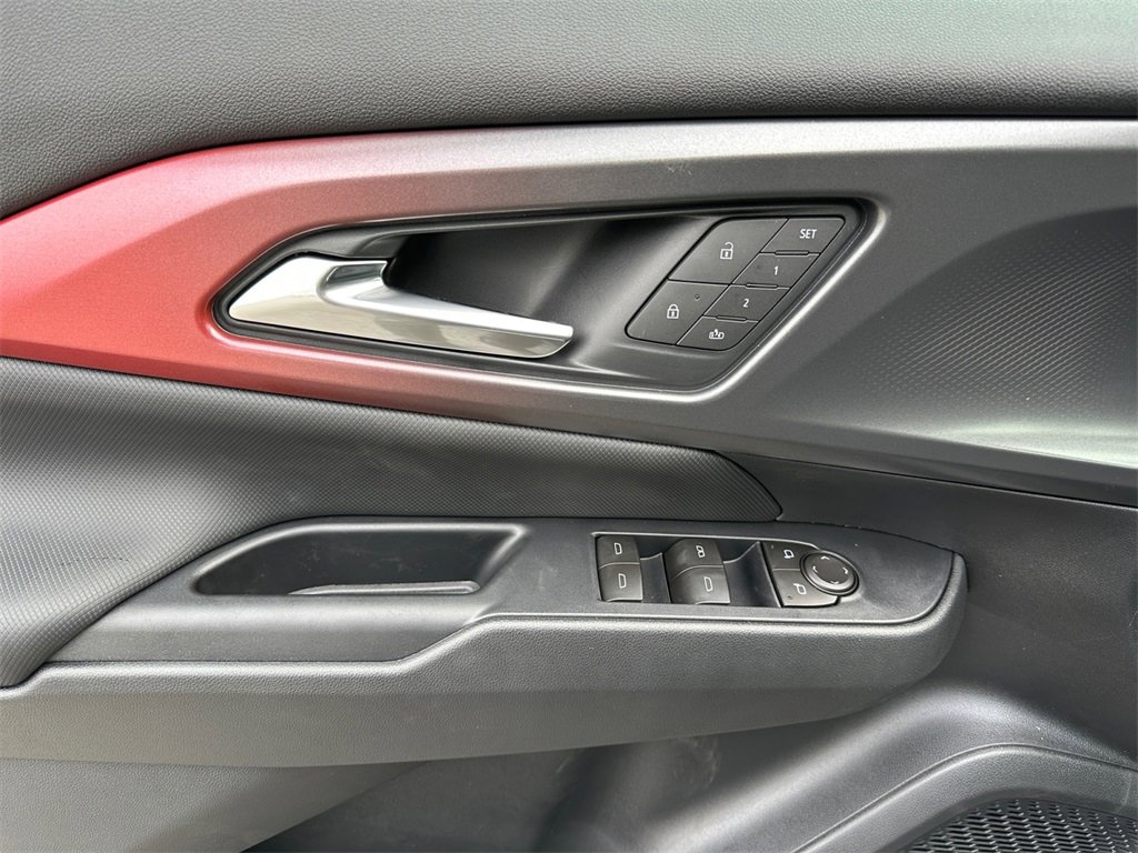 New 2026 Chevrolet Equinox EV RS image 11