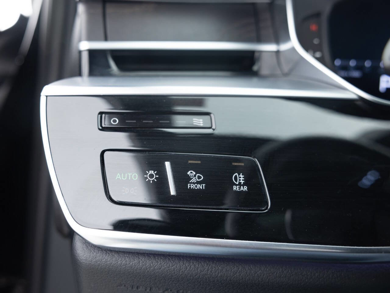 Used 2020 Audi A8 L 4.0T w/ Executive Package image 35