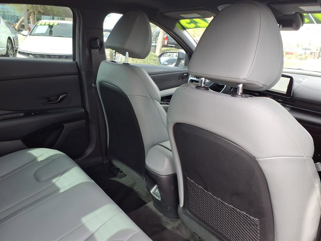 Certified 2025 Hyundai Elantra Limited image 13