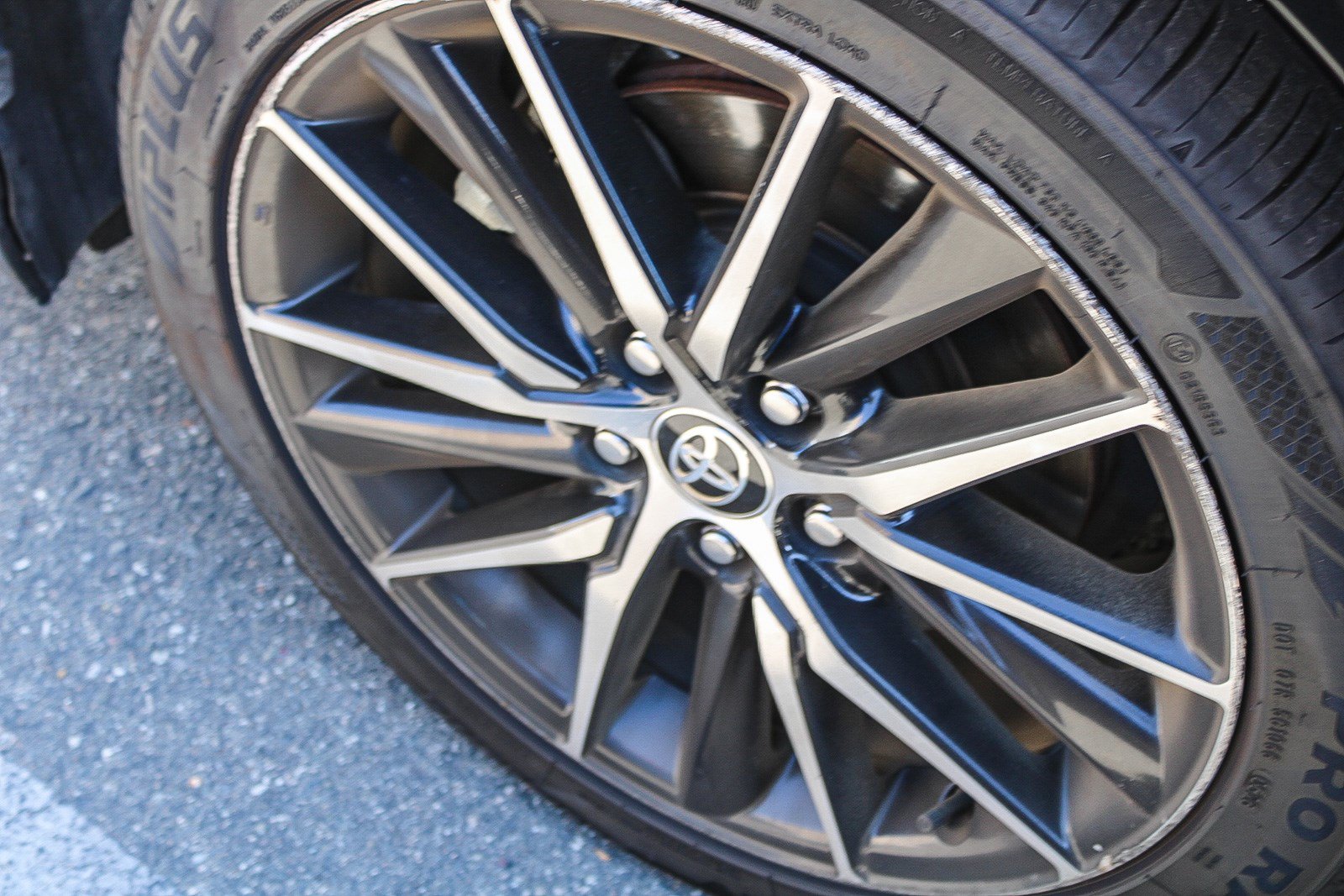 Used 2024 Toyota Camry SE FWD image 12