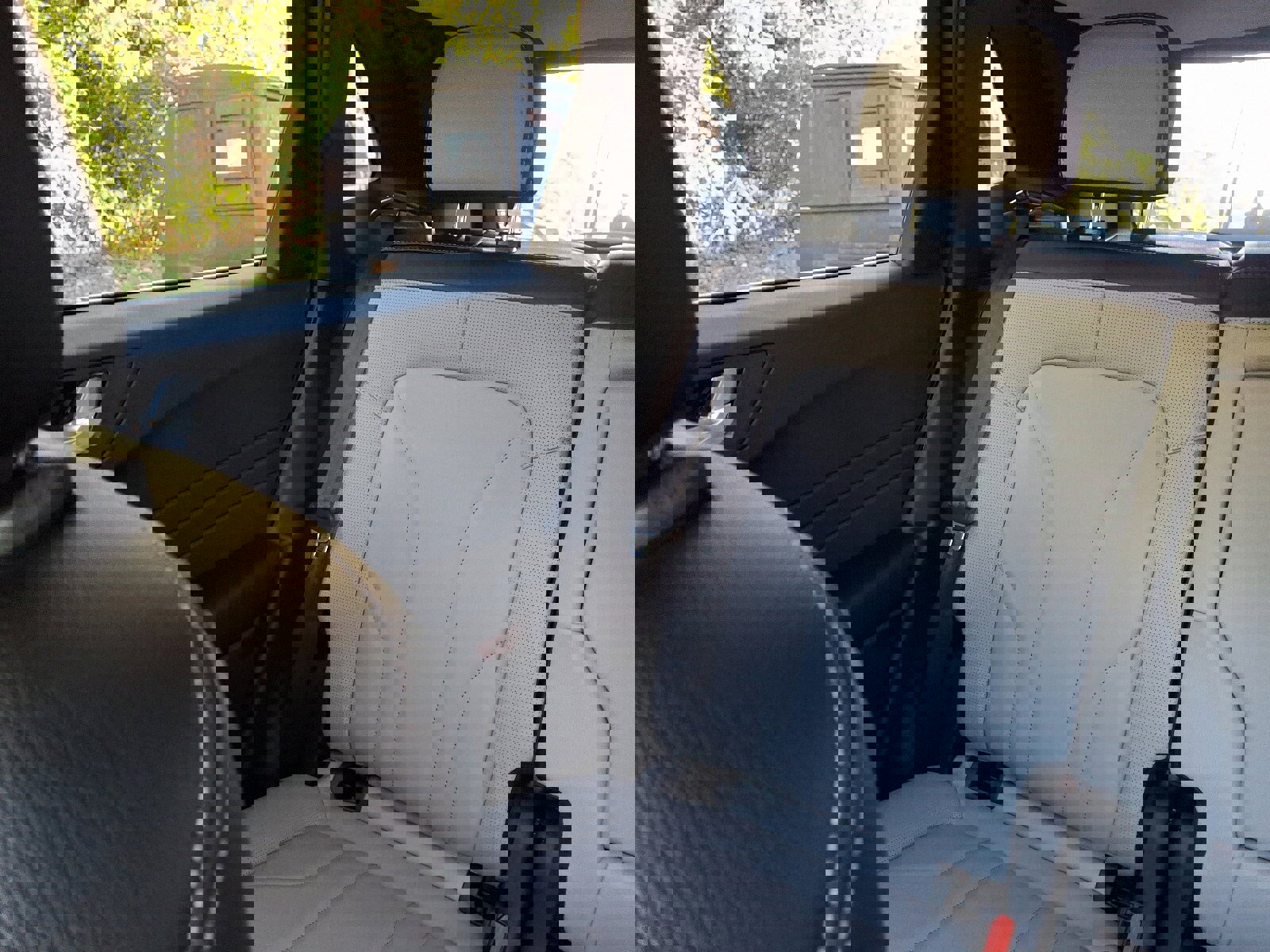 New 2025 Ford Escape SE w/ PHEV Premium Package image 12