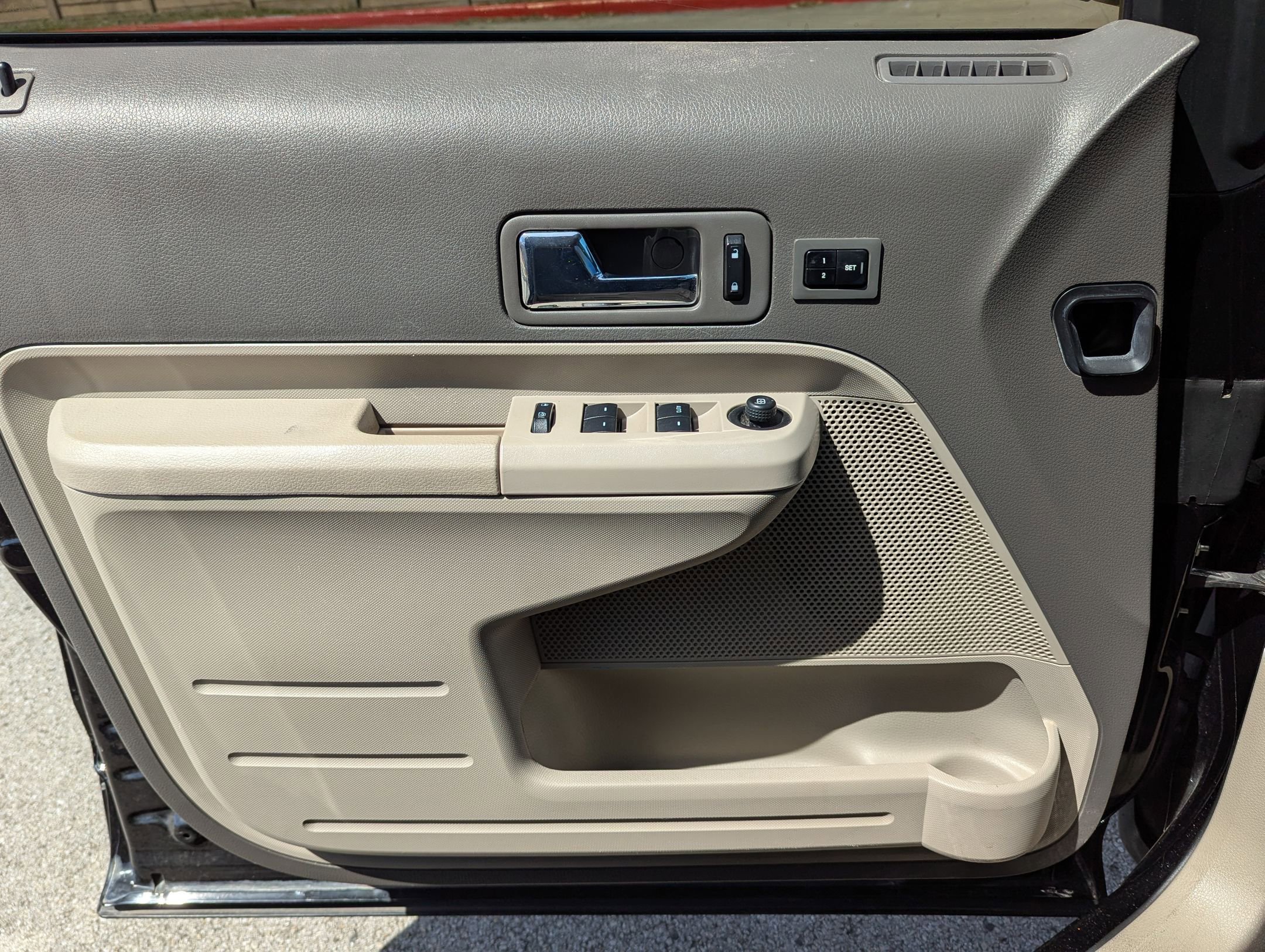 Used 2008 Ford Edge Limited image 10