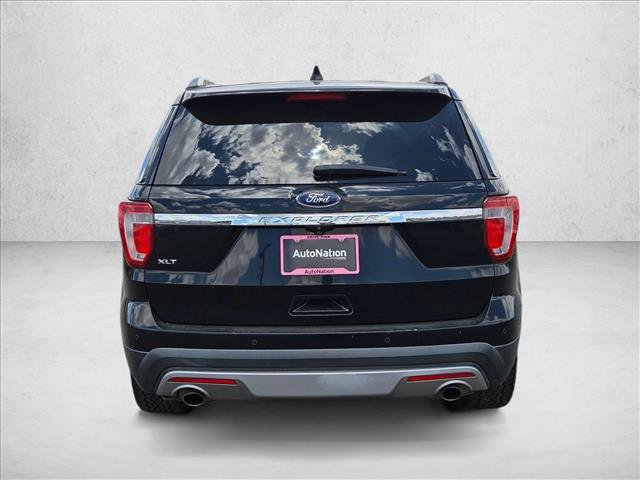 Used 2017 Ford Explorer XLT w/ Equipment Group 202A FWD image 6