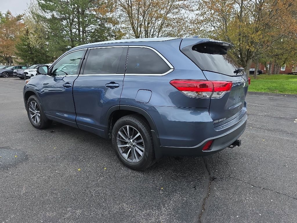 Used 2018 Toyota Highlander XLE AWD/4WD image 6