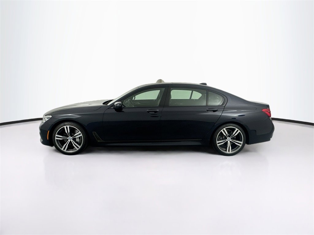 Used 2019 BMW 750i image 8