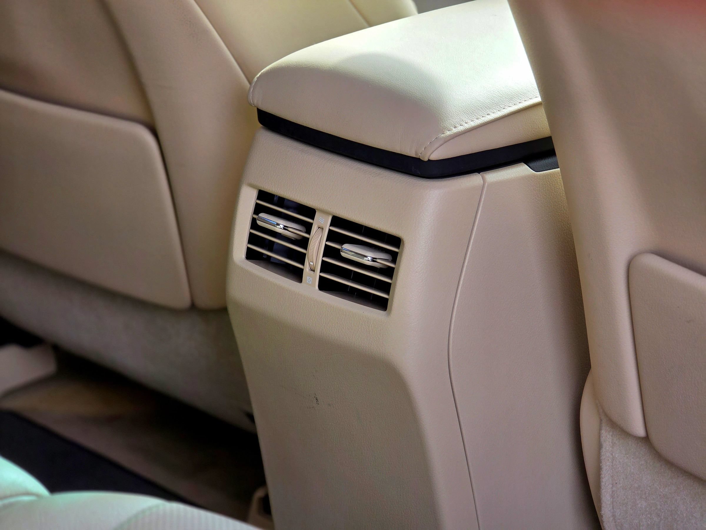 Used 2010 Lexus RX 450h 2WD image 38