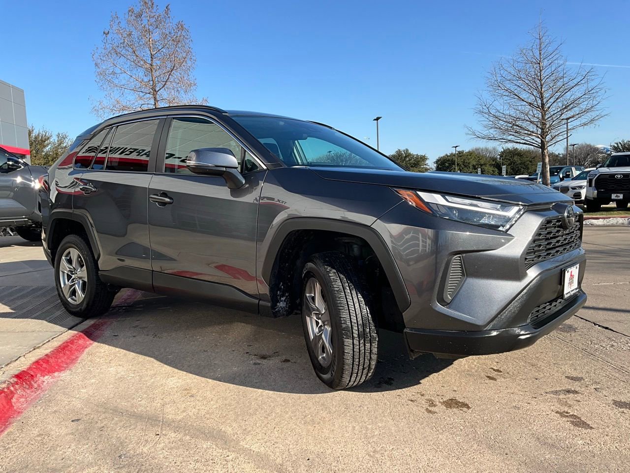 Used 2025 Toyota RAV4 XLE image 5