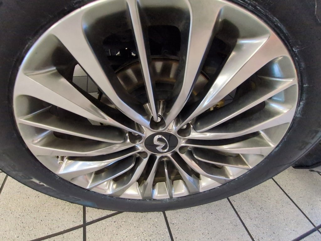 Used 2021 INFINITI QX80 Sensory w/ All-Season Package image 28