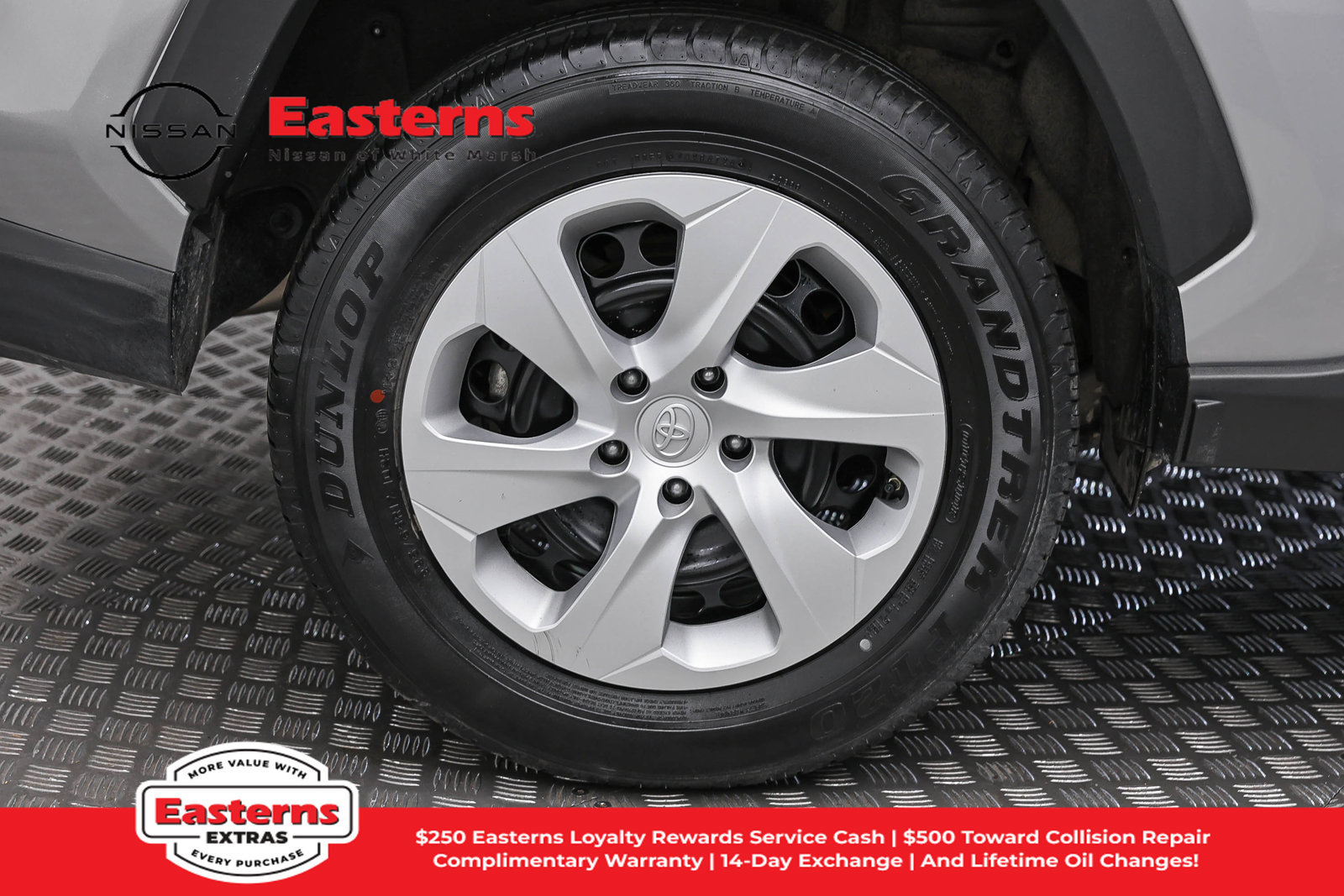 Used 2025 Toyota RAV4 LE AWD/4WD image 29
