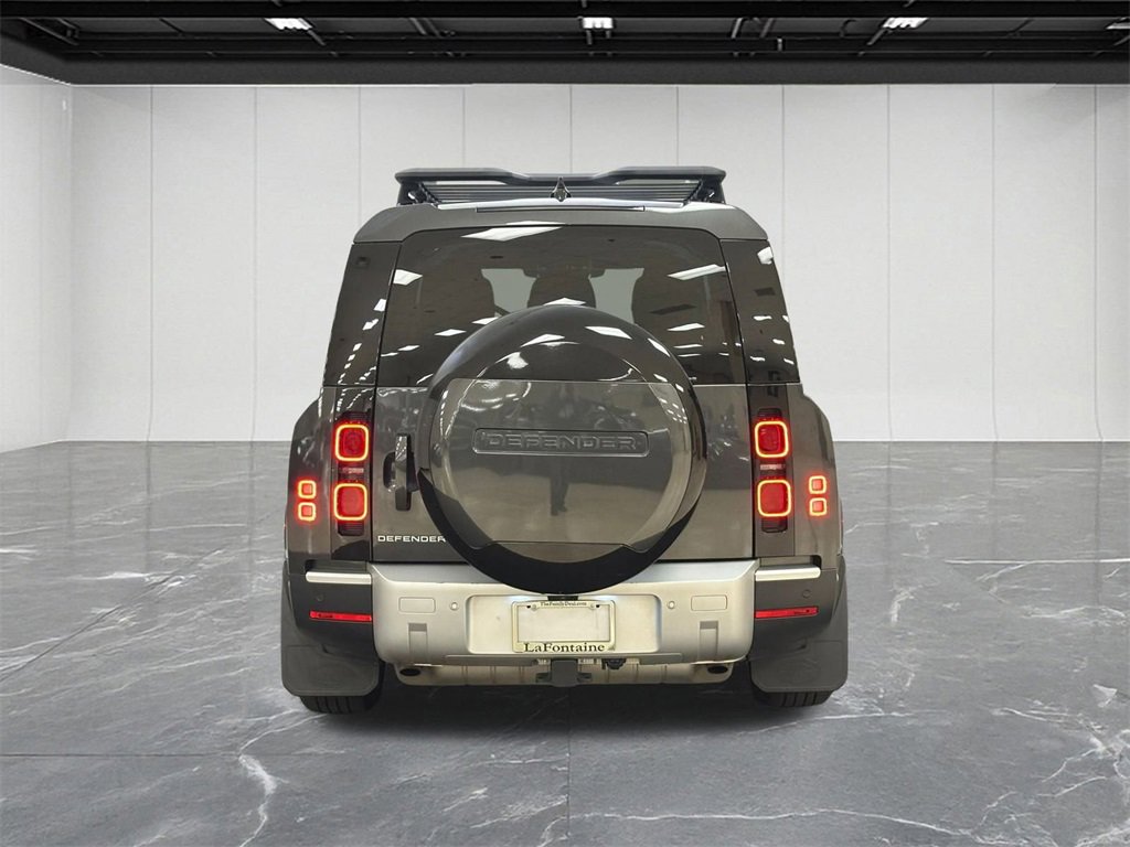 Used 2024 Land Rover Defender 130 S image 7