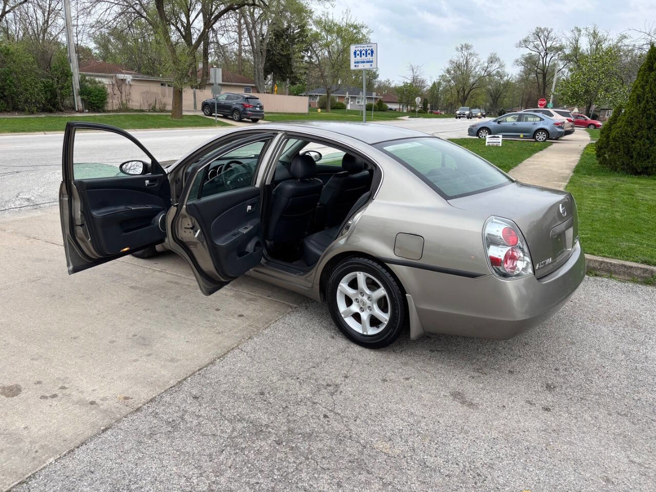 Used 2005 Nissan Altima 2.5 S w/ (F01) Convenience Pkg image 13