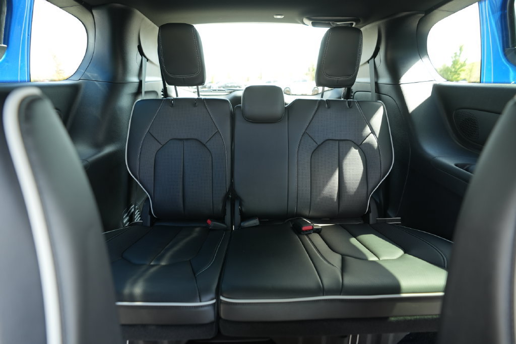 New 2027 Chrysler Pacifica Limited FWD image 25