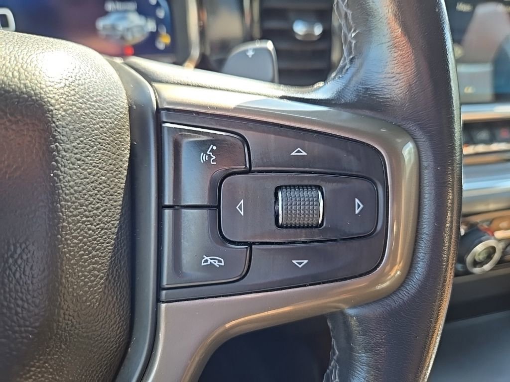 Used 2023 Chevrolet Silverado 1500 High Country w/ Technology Package AWD/4WD image 16