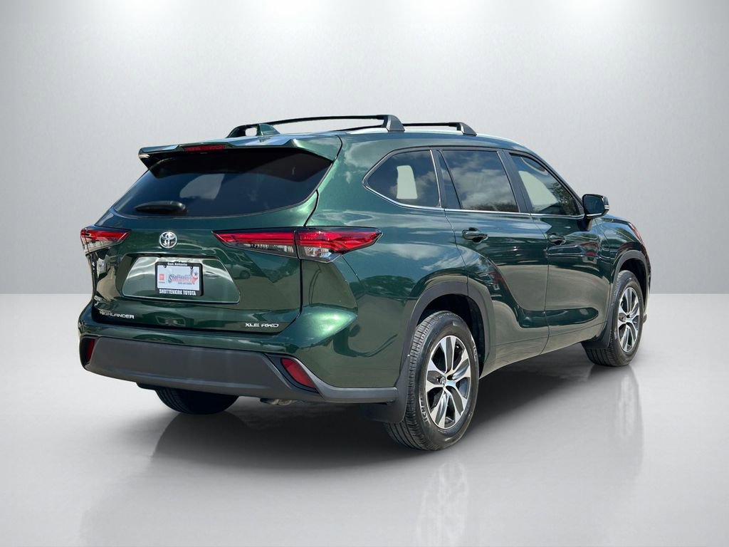 Used 2023 Toyota Highlander XLE image 5