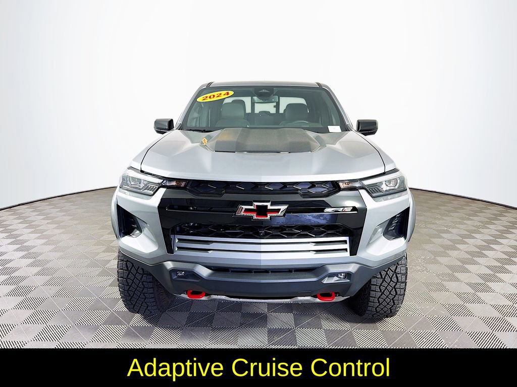 Used 2024 Chevrolet Colorado ZR2 w/ Technology Package AWD/4WD image 4
