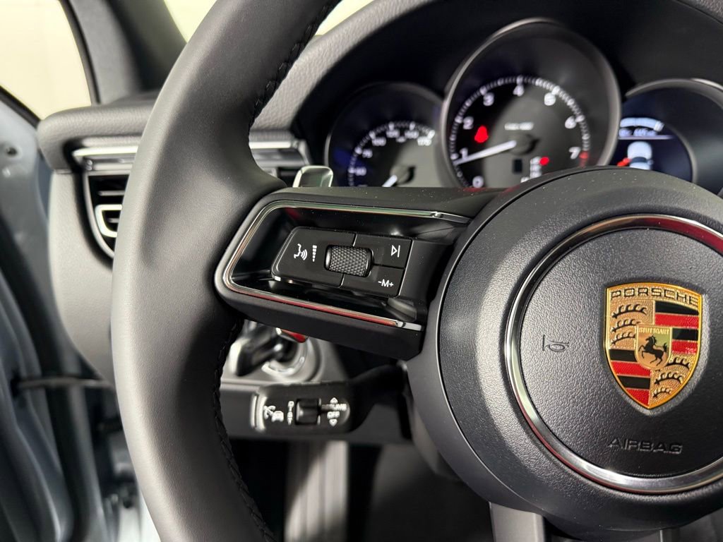New 2026 Porsche Macan image 37