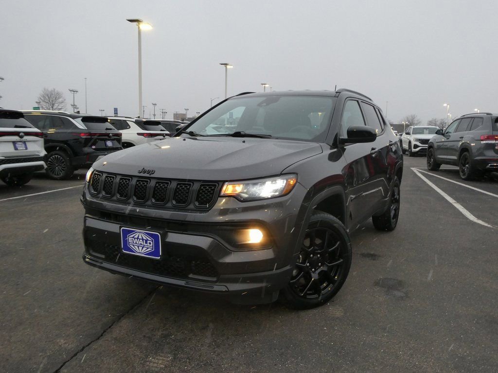 Used 2023 Jeep Compass Altitude AWD/4WD image 40