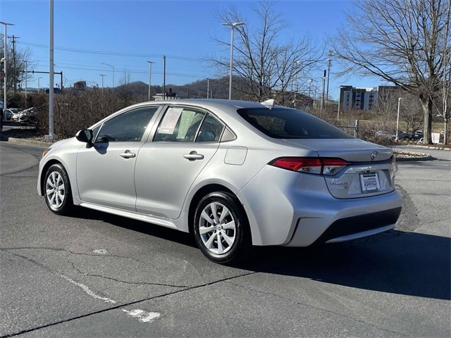 Used 2020 Toyota Corolla LE image 3