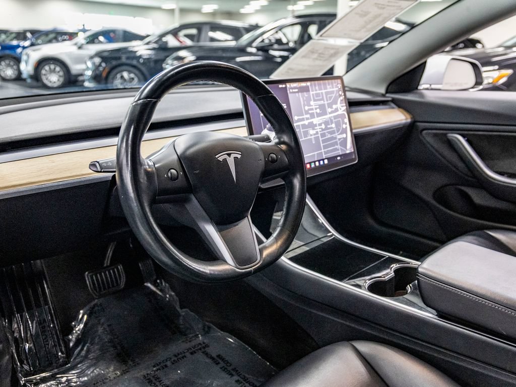 Used 2018 Tesla Model 3 Mid Range RWD image 12