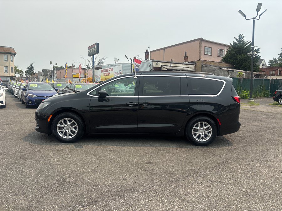 Used 2020 Chrysler Voyager Lxi FWD image 4