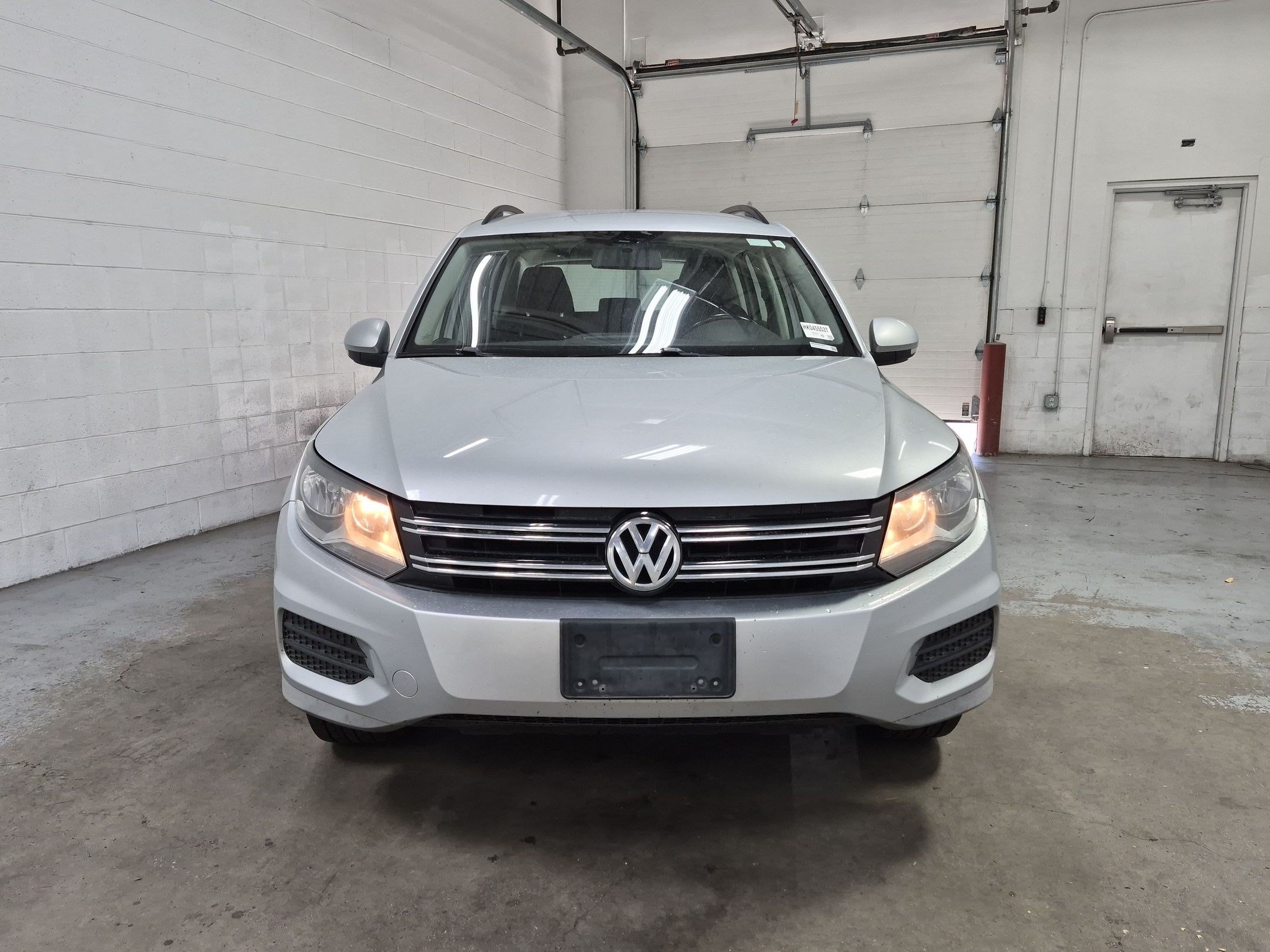 Used 2017 Volkswagen Tiguan Limited w/ Premium Package AWD/4WD image 12