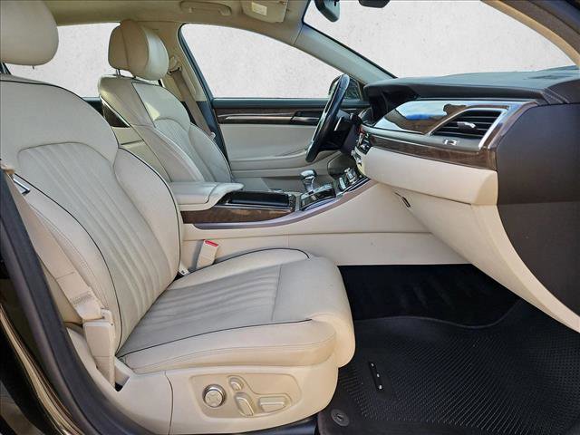 Used 2018 Genesis G90 3.3T Premium image 22