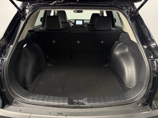 Used 2023 Toyota Corolla Cross XLE image 25