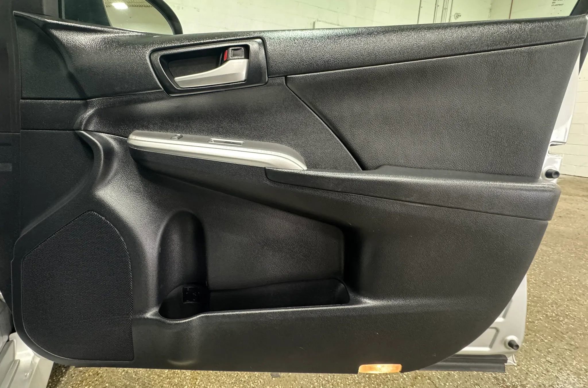 Used 2014 Toyota Camry SE image 18