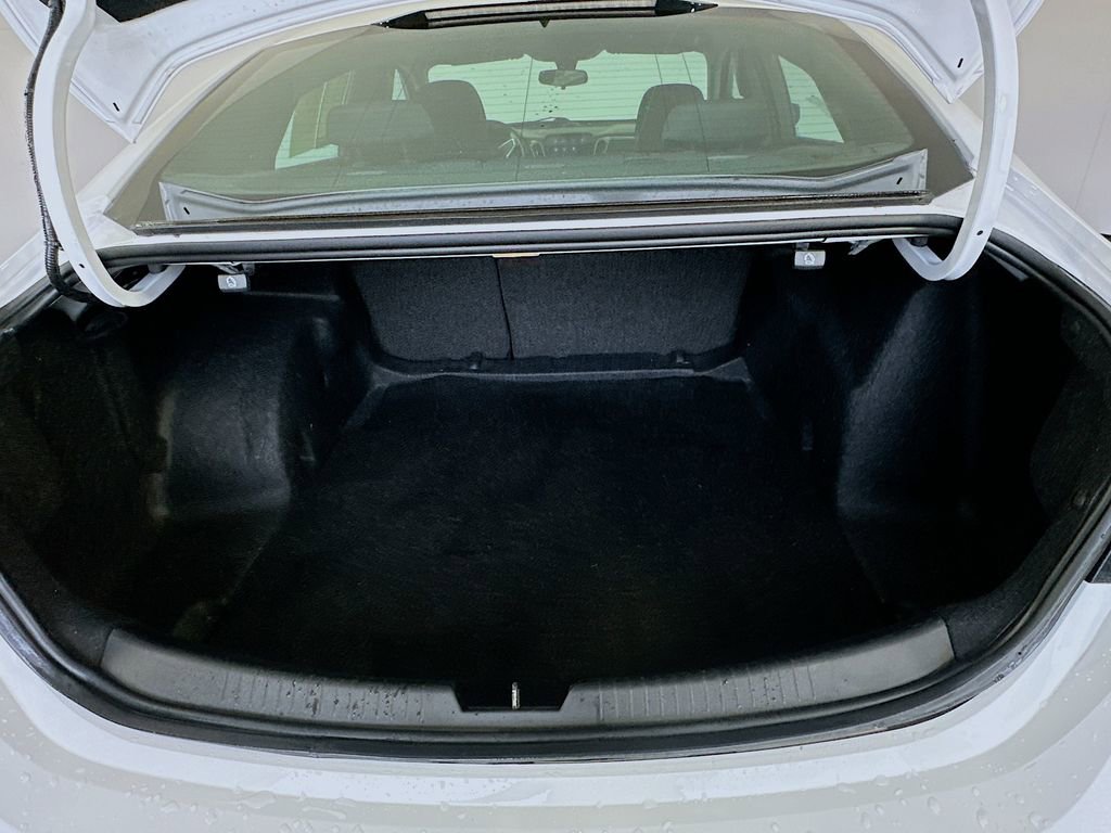 Used 2020 Chevrolet Malibu LS image 23