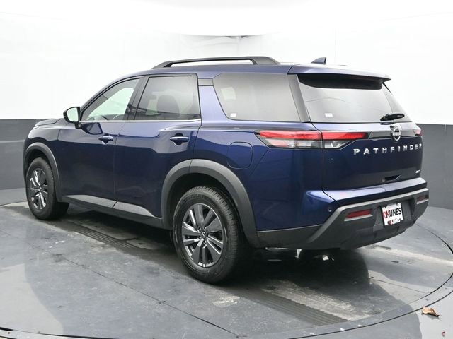 Used 2025 Nissan Pathfinder SV image 8