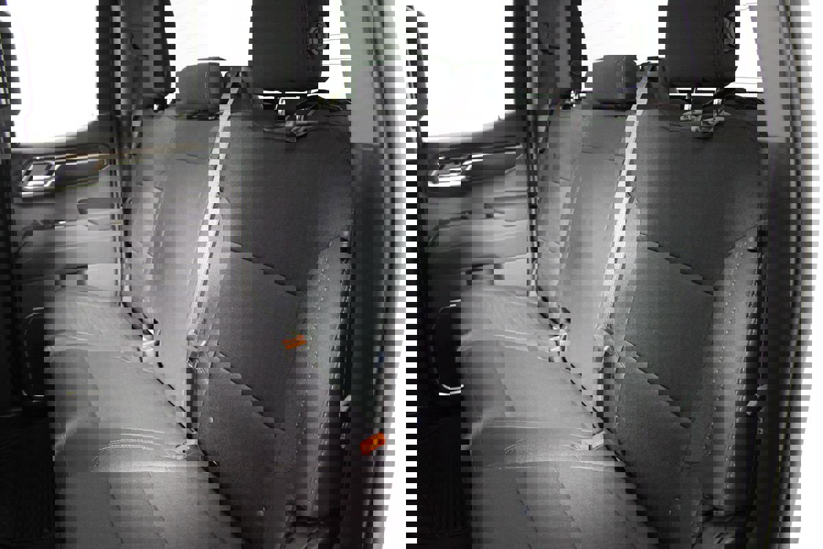 Used 2025 GMC Sierra 1500 Elevation image 25