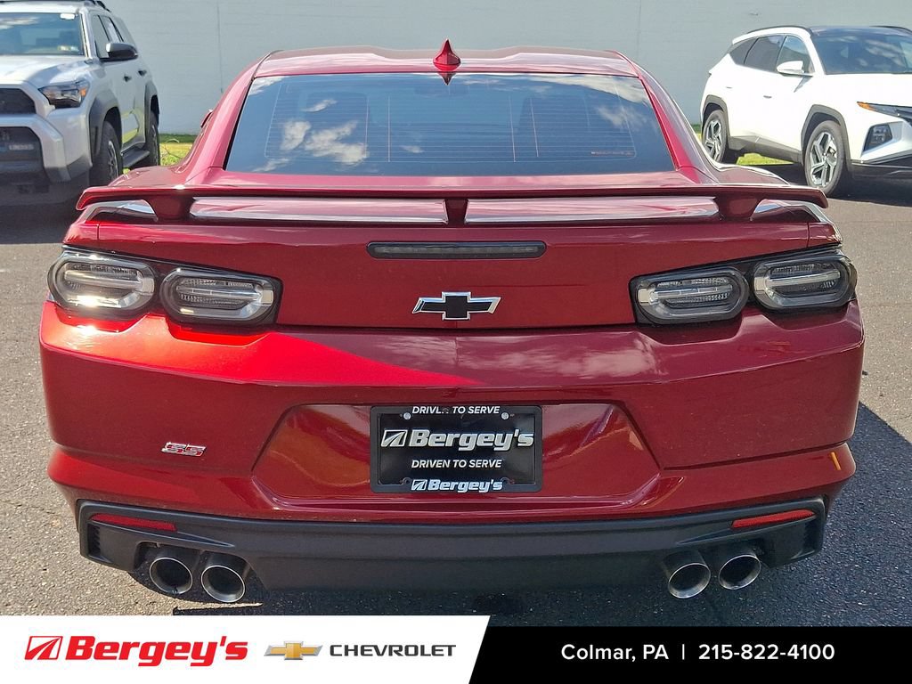 Used 2022 Chevrolet Camaro SS RWD image 6