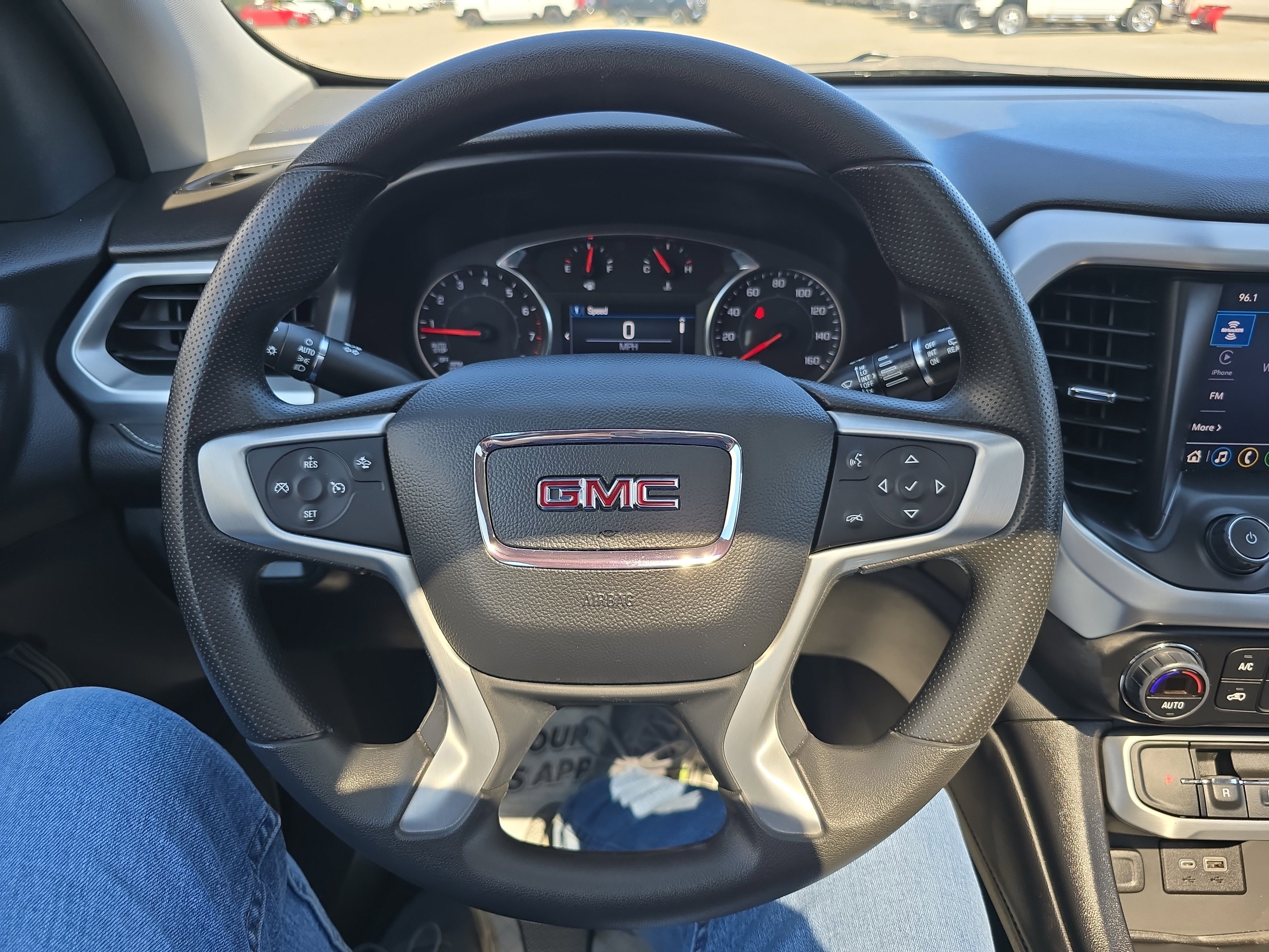 Used 2023 GMC Acadia SLE w/ Driver Convenience Package image 20