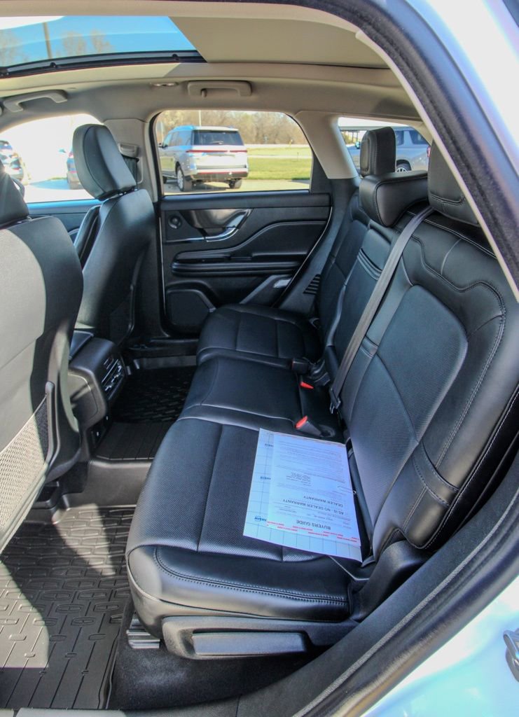 Used 2025 Lincoln Corsair Reserve w/ Equipment Group 202A AWD/4WD image 8