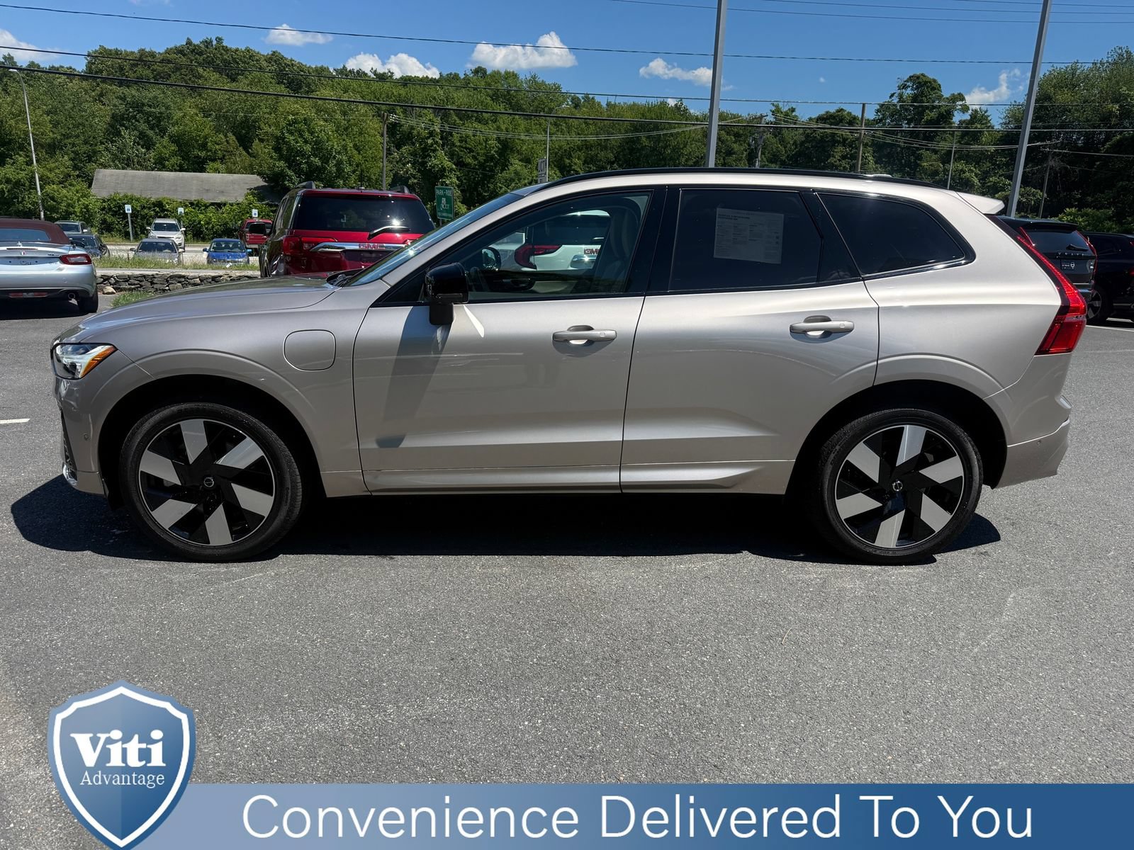Certified 2025 Volvo XC60 T8 Plus w/ Protection Package Premier AWD/4WD image 5