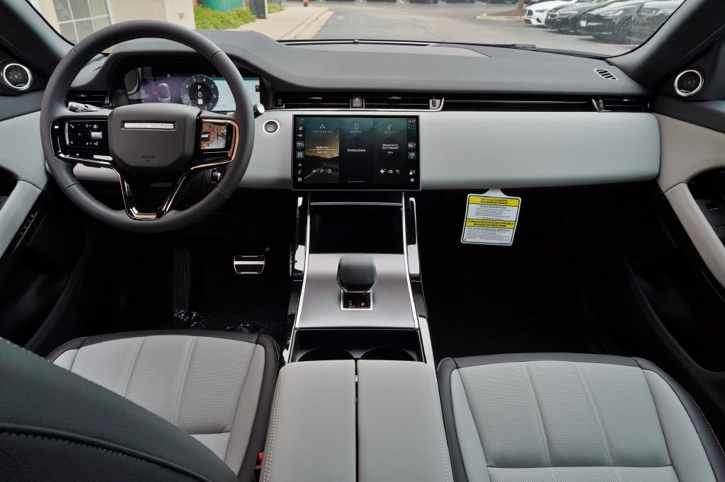 New 2026 Land Rover Range Rover Evoque Hoxton AWD/4WD image 9