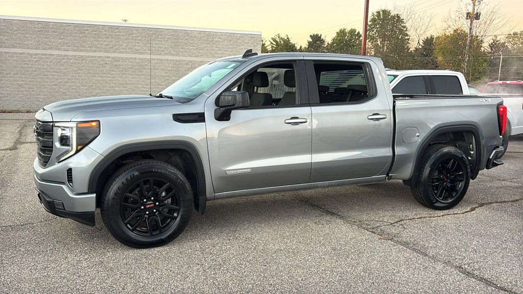 Used 2024 GMC Sierra 1500 Elevation AWD/4WD image 3