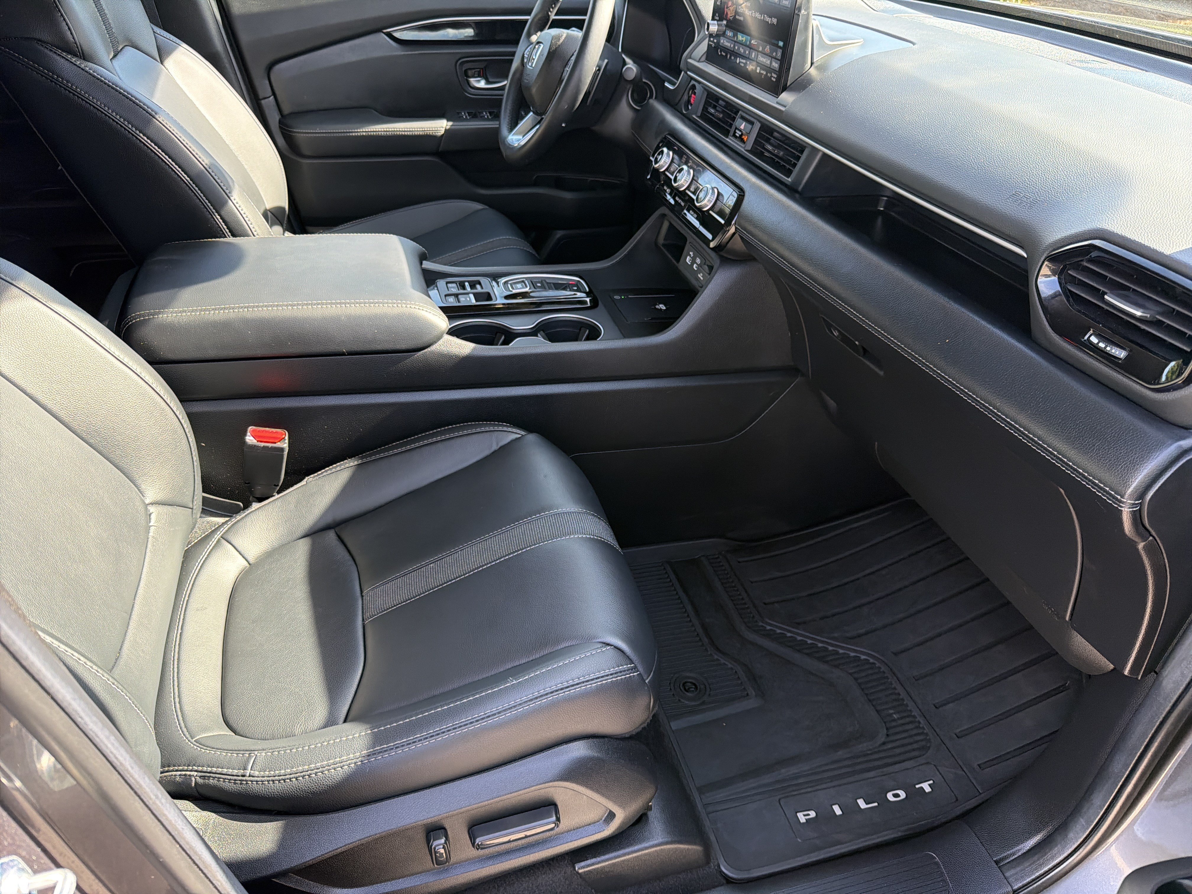Used 2025 Honda Pilot EX-L image 24