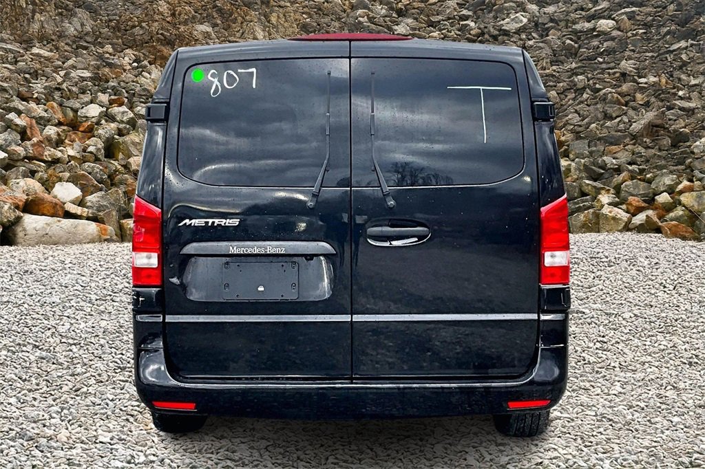 Used 2018 Mercedes-Benz Metris Passenger image 4