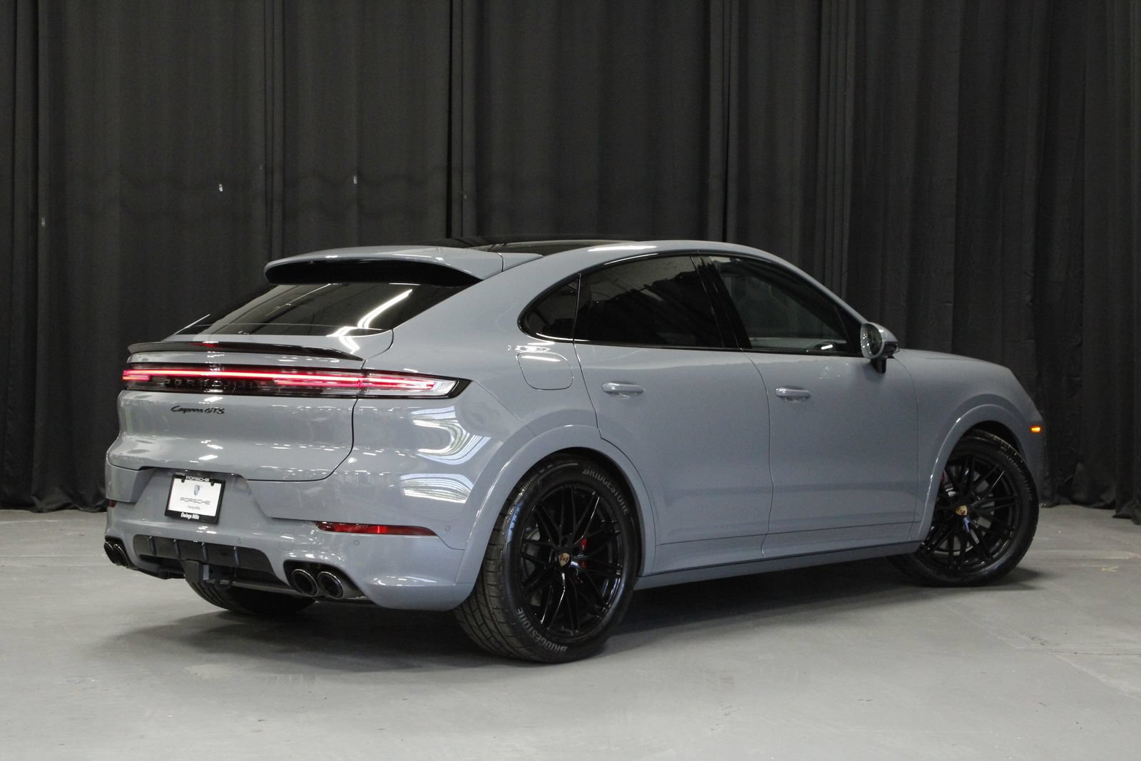 Used 2025 Porsche Cayenne GTS AWD/4WD image 5