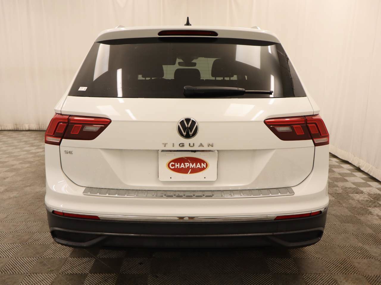 Certified 2023 Volkswagen Tiguan SE w/ Panoramic Sunroof Package FWD image 5