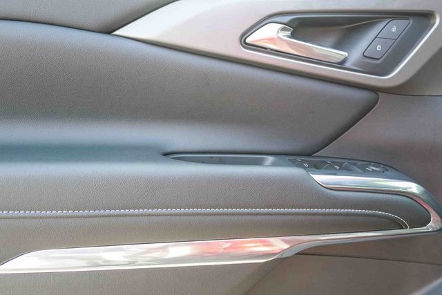 Used 2025 Chevrolet Traverse LT image 23