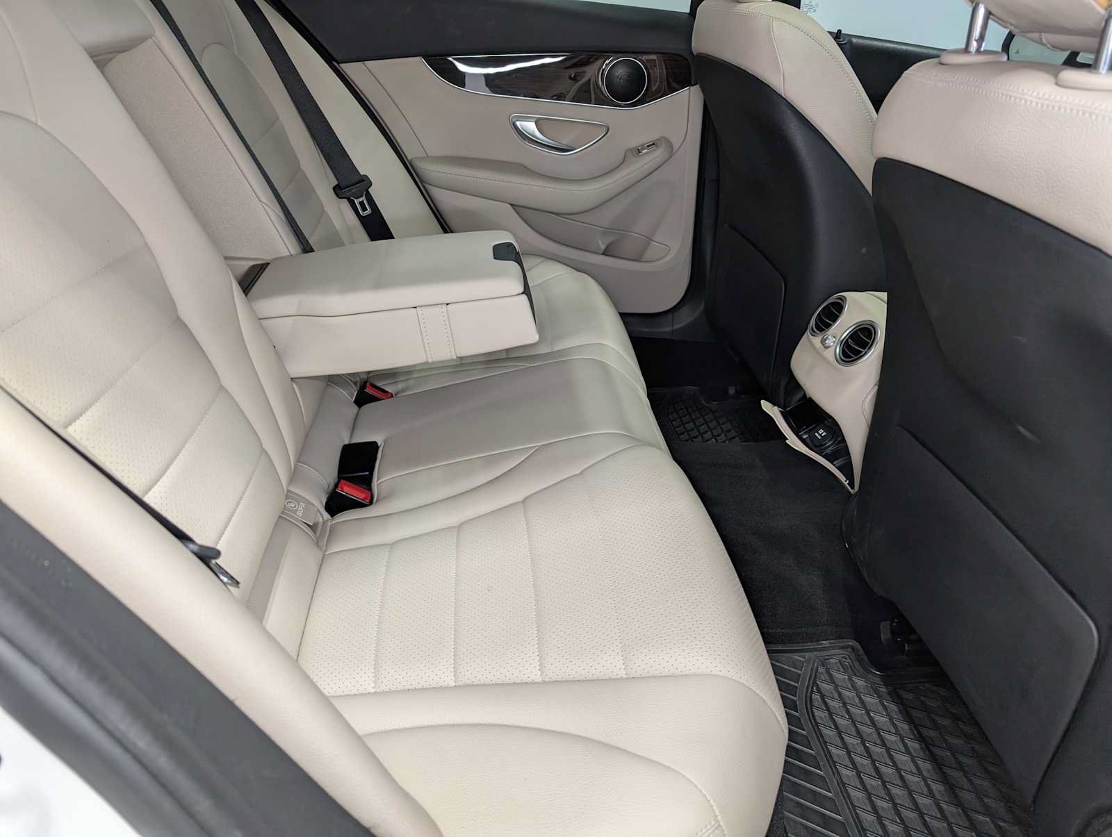 Certified 2019 Mercedes-Benz C 300 4MATIC Sedan image 37